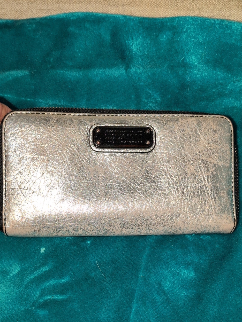 Silver Metallic Contental Zip Wallet By Marc By Marc Jacobs
